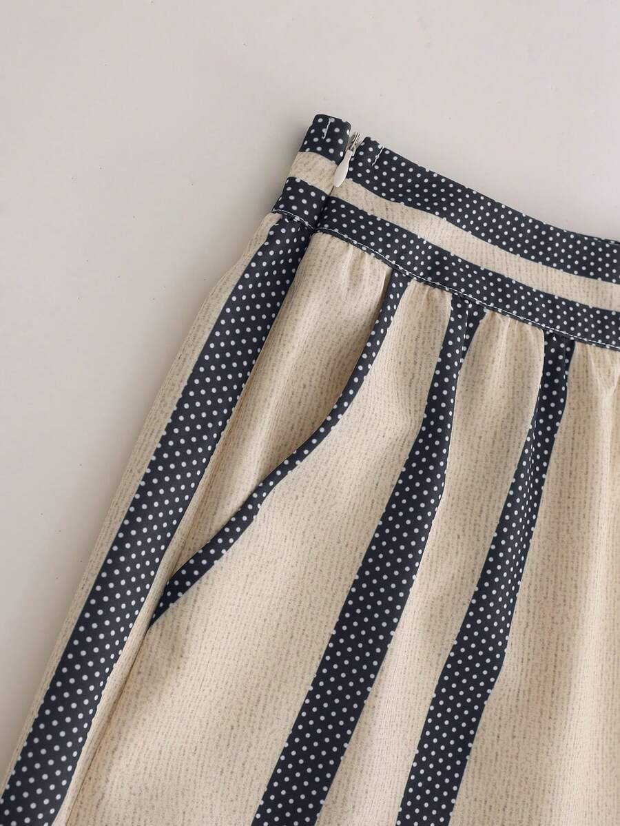 SHEIN LUNE Conjunto Casual Boêmio com Estampa para Férias Feminino, Top Sem Mangas com Decote em V e Shorts, 2 Peças, Estilo de Verão