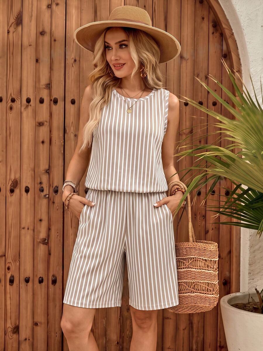 Conjunto Casual Feminino - Regata e Shorts Listrados