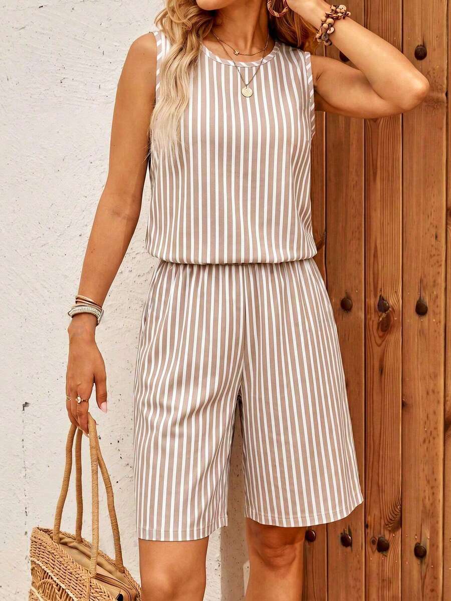 Conjunto Casual Feminino - Regata e Shorts Listrados