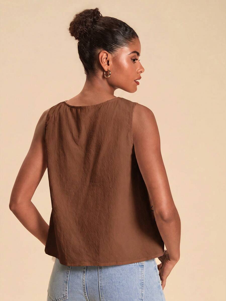 Blusa Feminina em Algodão com Bordado Floral Vazado – P ao GG - Cores Borgonha e Castanho