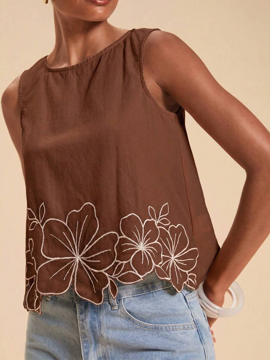 Blusa Feminina em Algodão com Bordado Floral Vazado – P ao GG - Cores Borgonha e Castanho