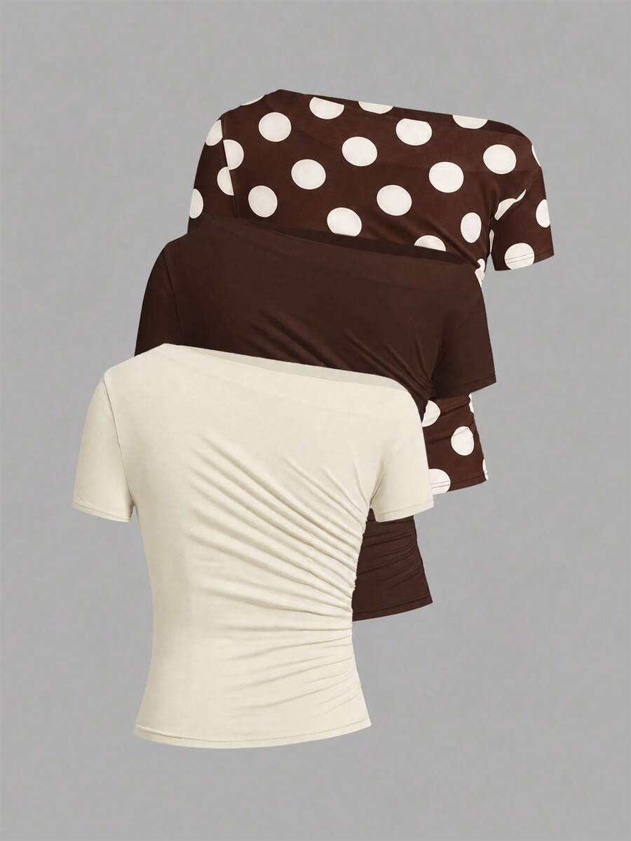 Camiseta Feminina Ajustada - Design Assimétrico e Manga Curta