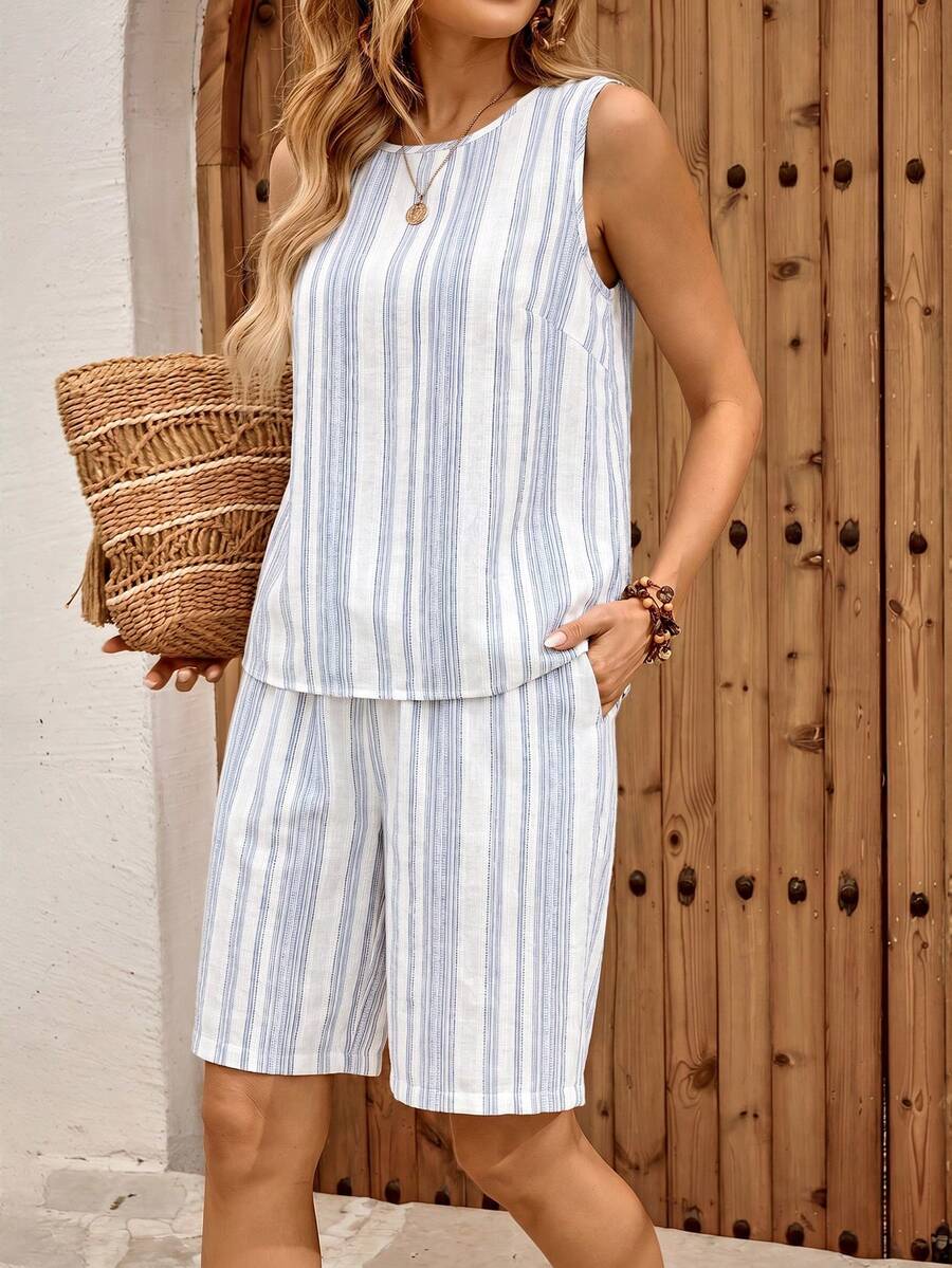 Conjunto Casual Feminino - Regata e Shorts Listrados