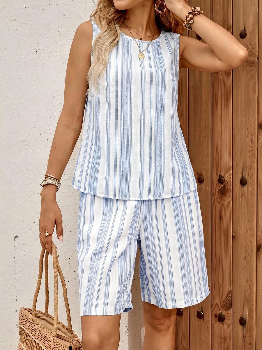Conjunto Casual Feminino - Regata e Shorts Listrados
