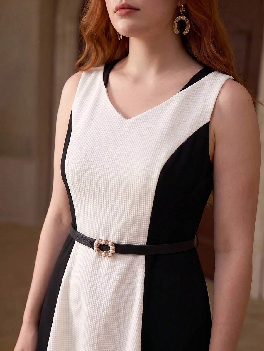 Vestido Elegante Plus Size - Patchwork com Cinturão