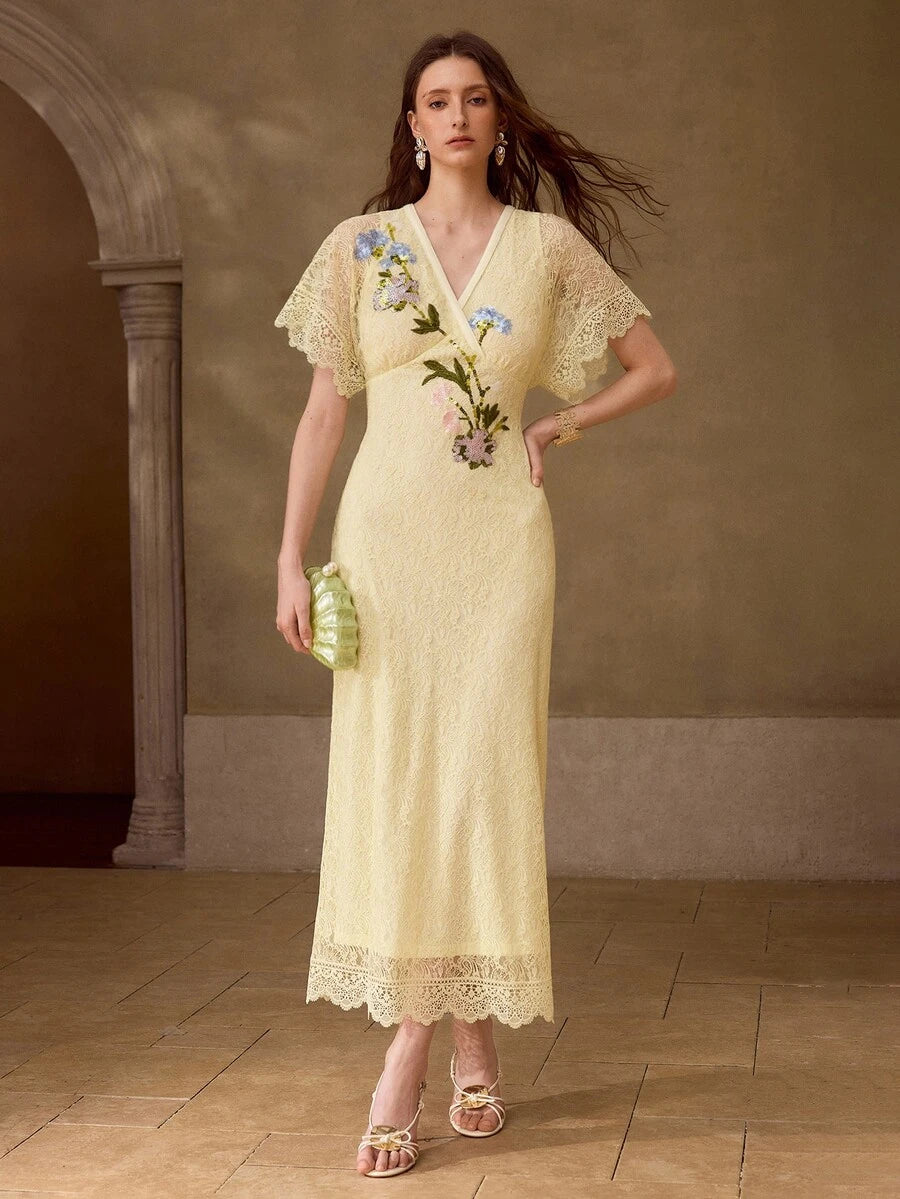 Vestido Midi Casual - Renda Bordada e Decote em V