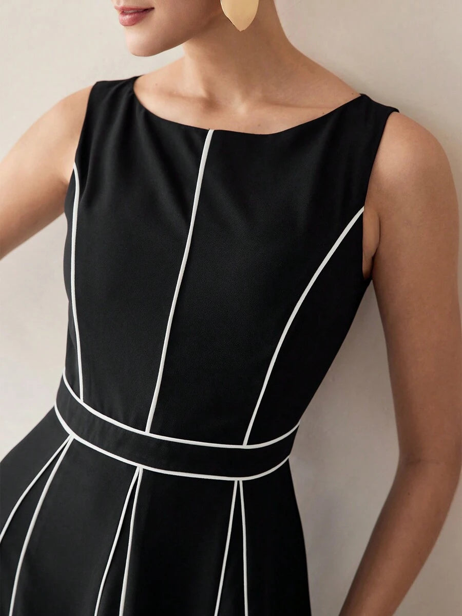 Vestido midi feminino preto com pregas e detalhes contrastantes – Boutique do Encanto