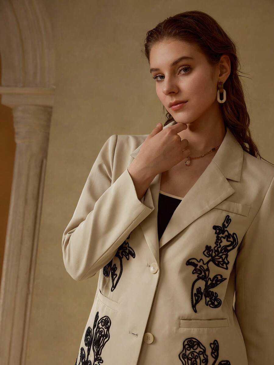 Blazer Feminino Alfaiataria Bege com Bordado Floral – Elegante Premium | Boutique do Encanto