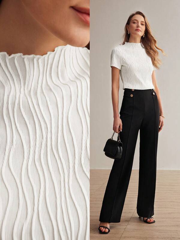 Blusa Feminina Branco - Preto - OffWhite -Manga Curta -Texturizado Slim Fit – Coleção Entre Estações | Boutique do Encanto