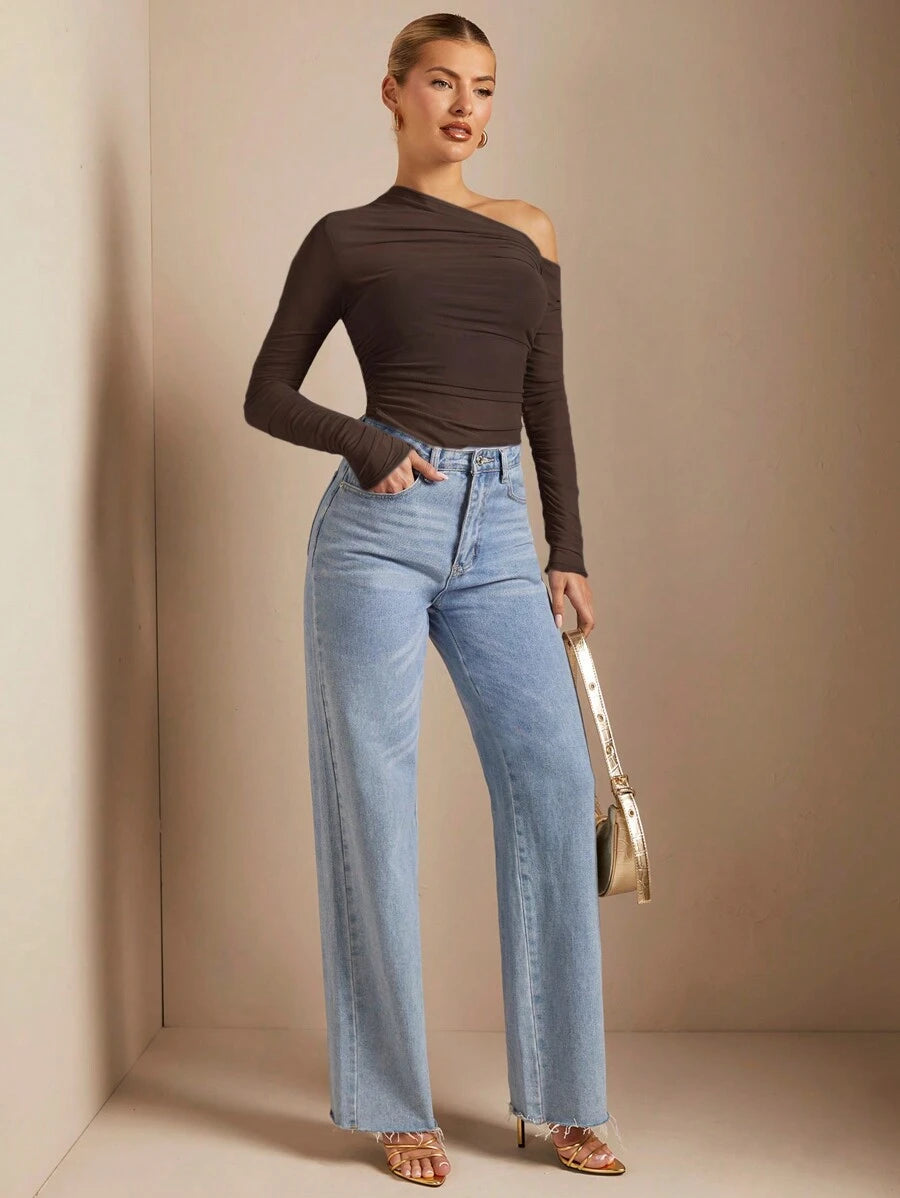 Blusa Feminina Ombro Único Marrom – Manga Longa Franzido Assimétrico Slim | Boutque do Encanto 
