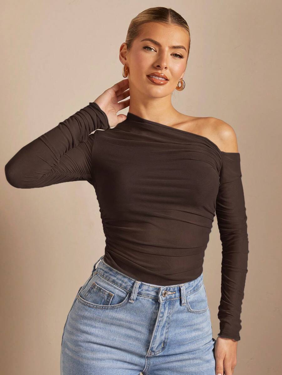 Blusa Feminina Ombro Único Marrom – Manga Longa Franzido Assimétrico Slim | Boutque do Encanto