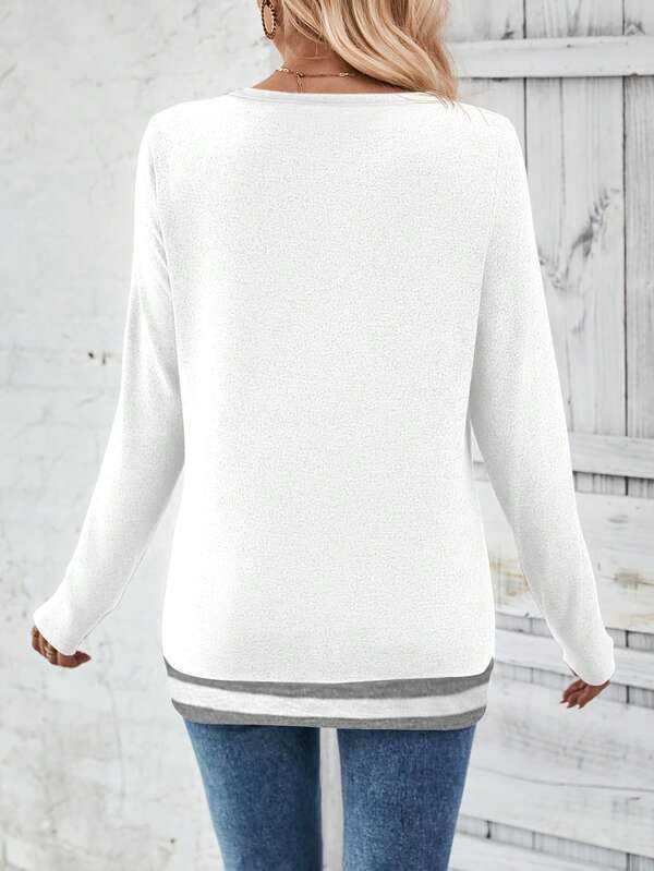 Blusa Feminina em Malha Premium Decote V Contrastante Manga Longa - Essenciais Urbanos