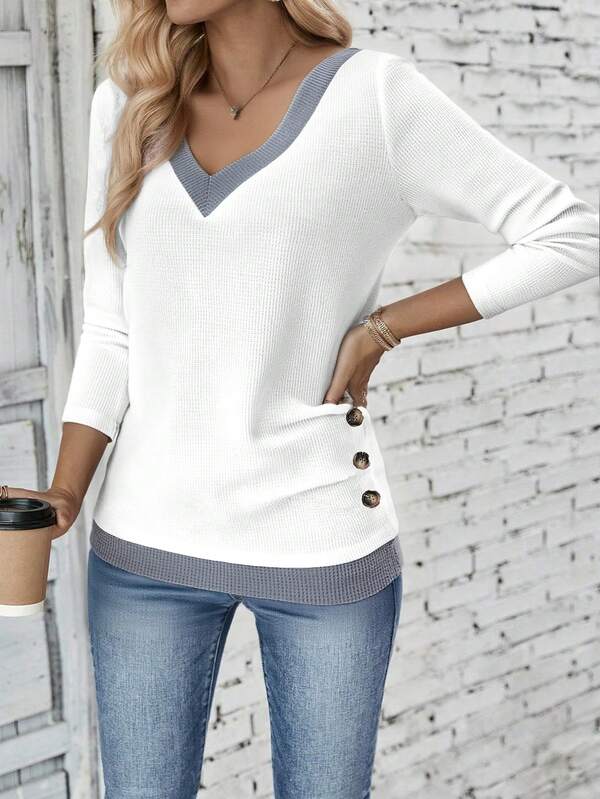 Blusa Feminina em Malha Premium Decote V Contrastante Manga Longa - Essenciais Urbanos