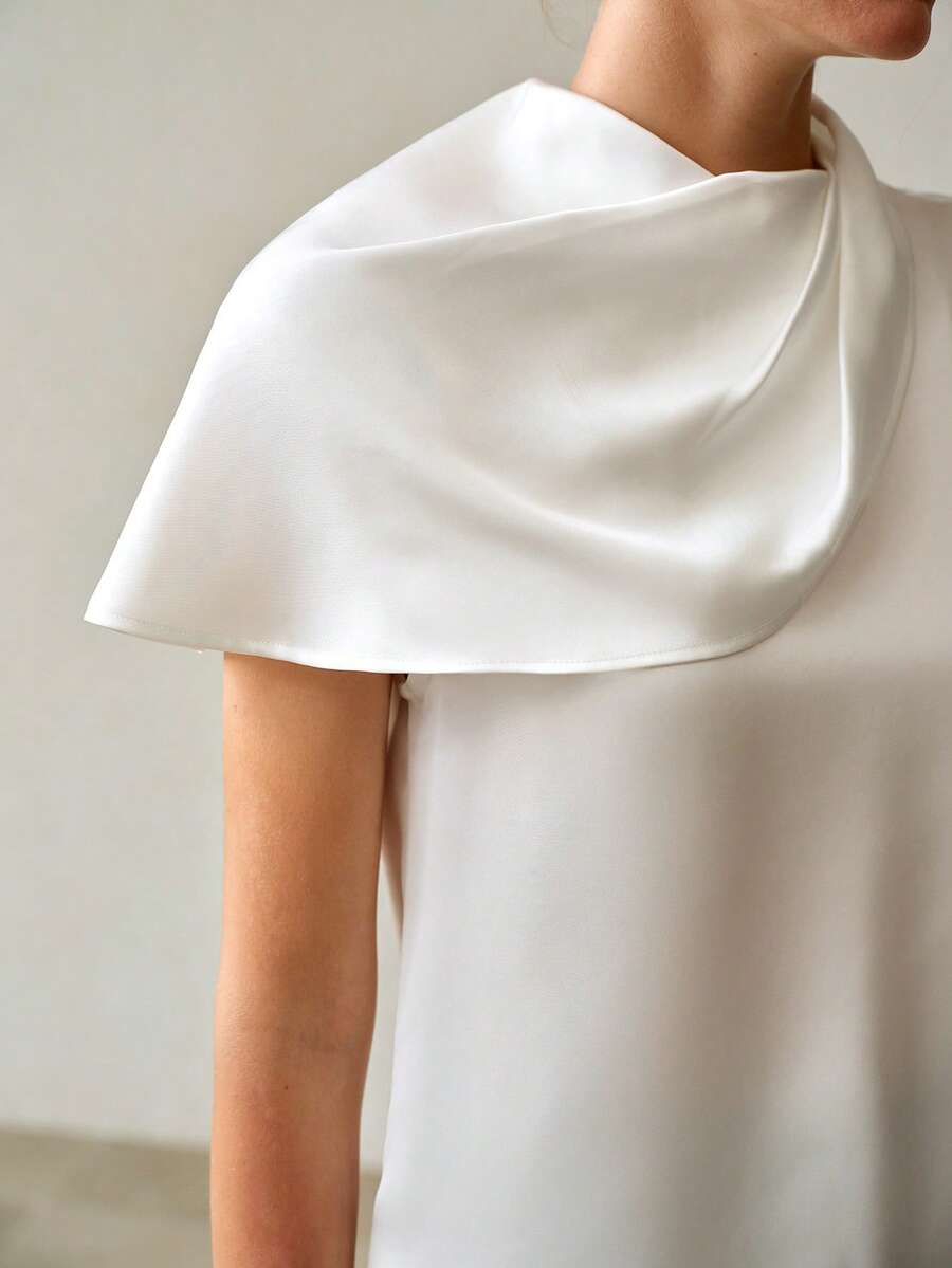 Blusa Off White com gola drapeada para Primavera Verão