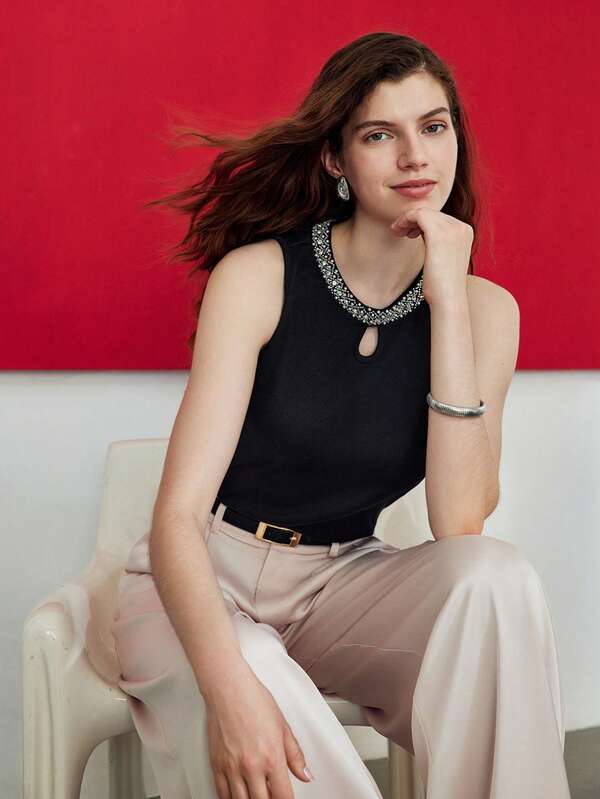 Blusa Regata Feminina Cor Preta Slim Tecido Algodão Prime Canelado Detalhe Bordado no Decote - Coleção Entre Estações - Boutique do Encanto 