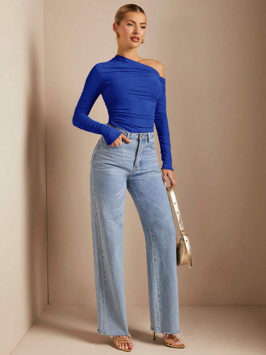 Blusa assimétrica azul royal feminina com franzido frontal