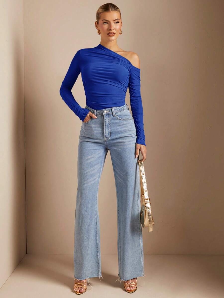 Blusa assimétrica azul royal feminina com franzido frontal