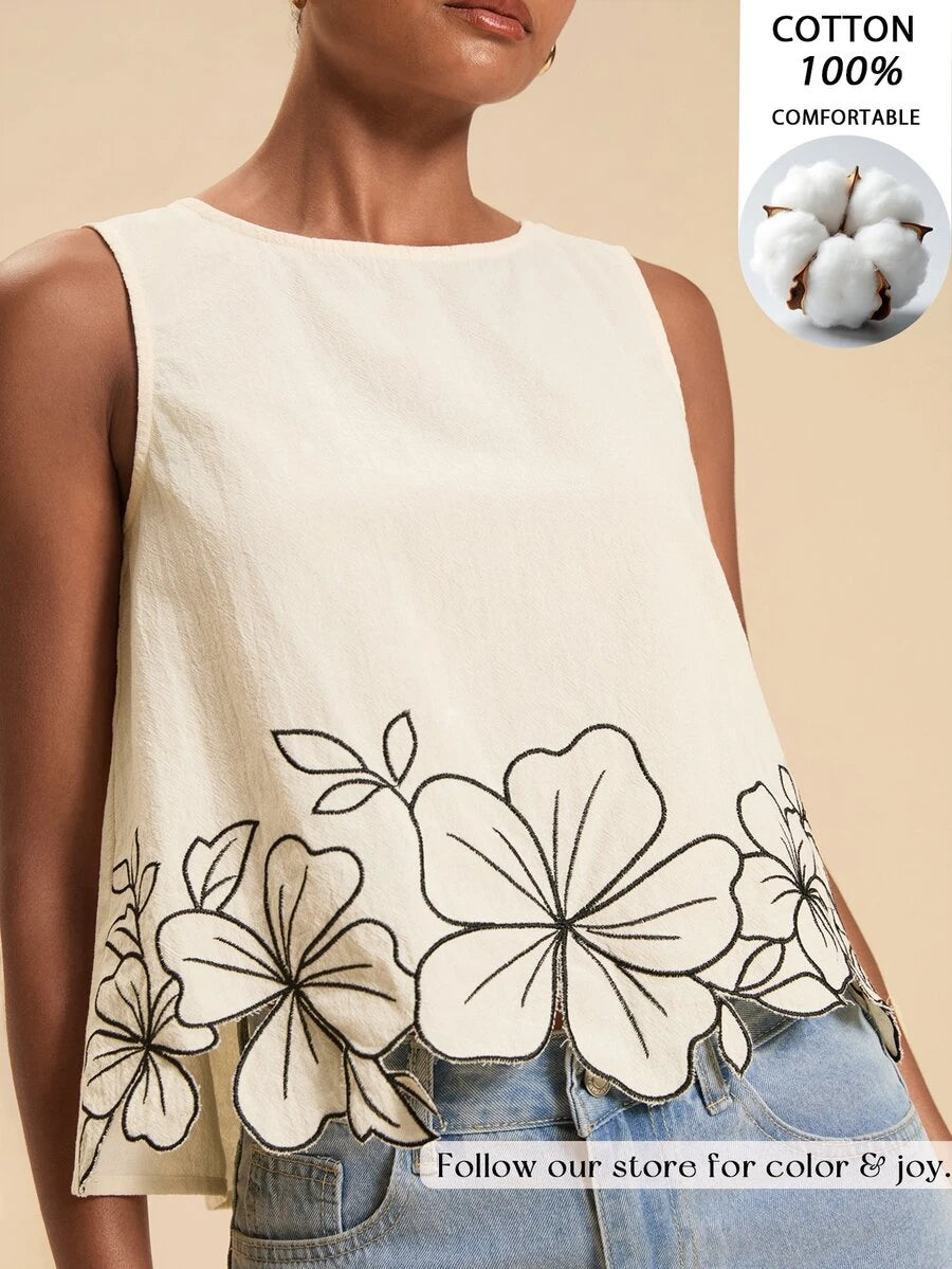 Blusa feminina Branca  com bordada e acabamento floral vazado
