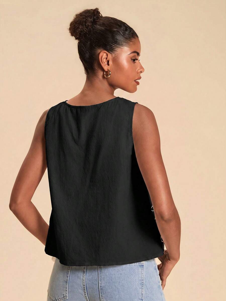 Blusa feminina Preta para verão com bordado floral e acabamento 