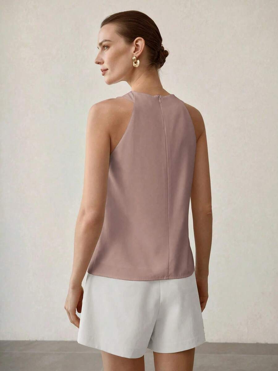 Blusa feminina assimétrica Damasco com modelagem elegante e forrada