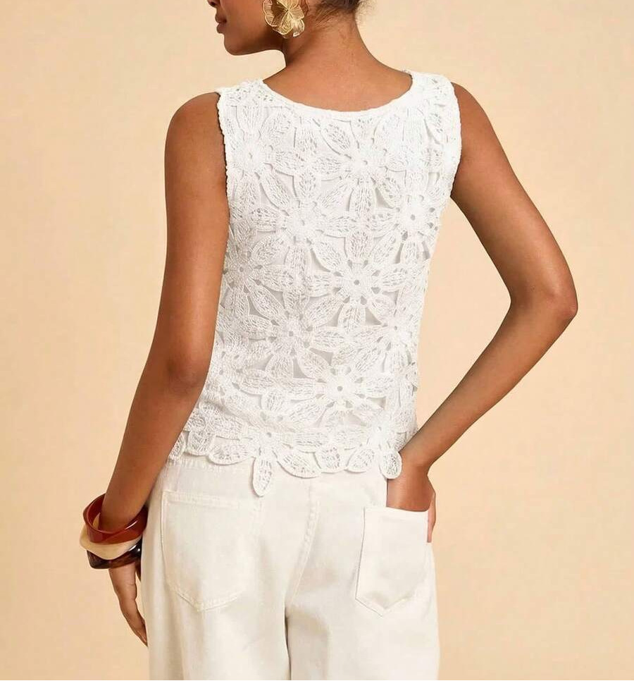Blusa feminina com bordado floral e gola redonda para primavera e verão