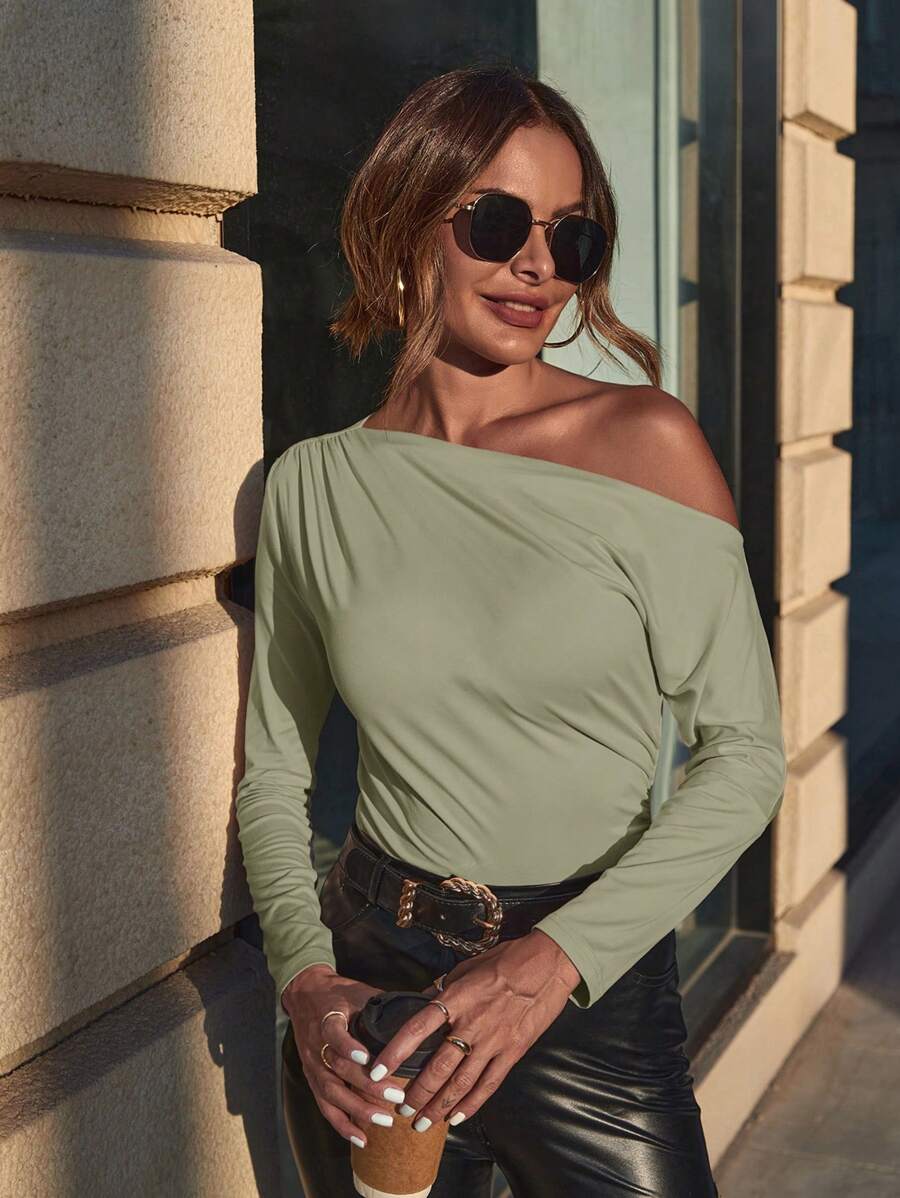 Blusa feminina moderna roxa estilo sofisticado