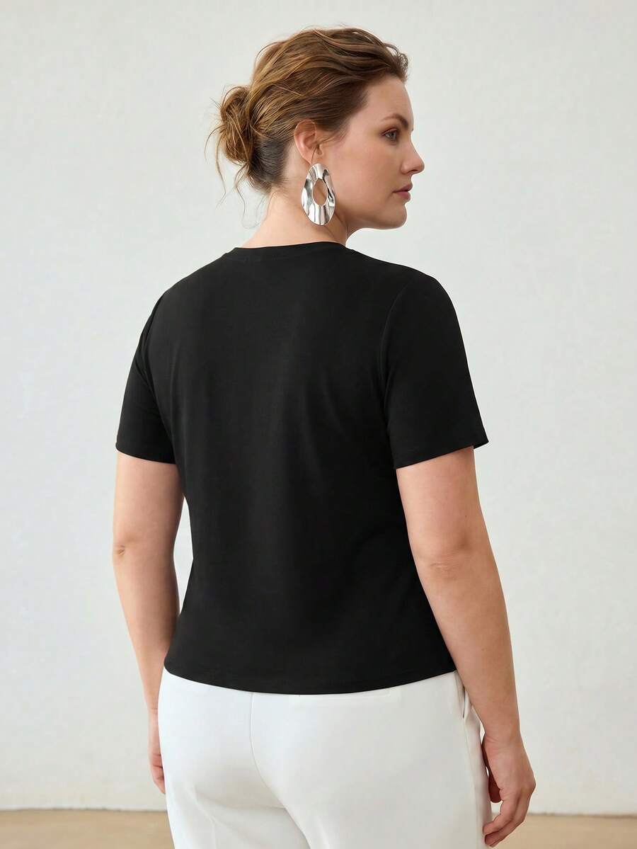 Blusa feminina preta 94% algodão com aplicação floral em paetês – Boutique do Encanto