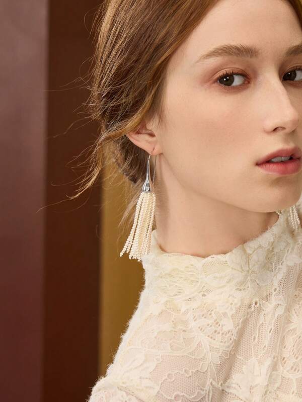 Brinco Feminino com Borla de Pérola - Elegância Atemporal com Movimento Delicado - Semi Joia Fashion Premium - Boutique do Encanto Brincos 