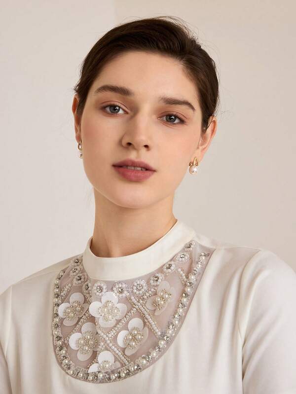 Brincos Femininos com Pérola Central Pendurada  com Moldura Dupla Dourada Banho 18K - Soft Pearl Collection - Boutique do Encanto Brincos