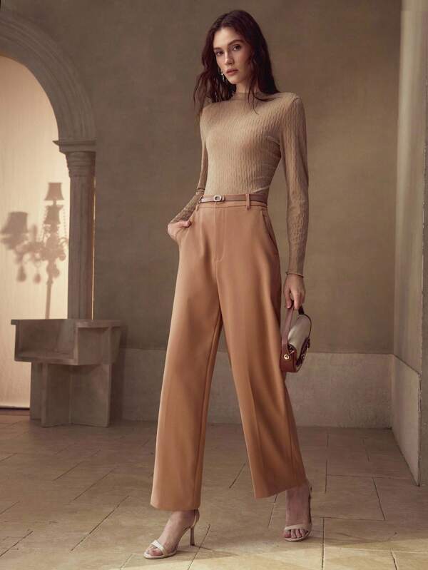 Calça Feminina Perna Reta - Cores Preto - Branco - Castanho - Cintura Natural, Zíper Frontal e Bolsos - Coleção Entre Estações - Boutique do Encanto 