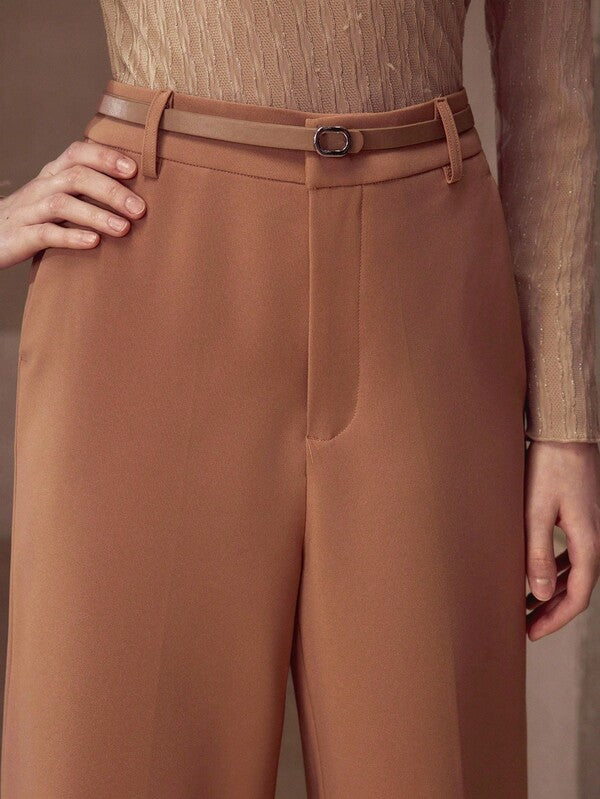 Calça Feminina Perna Reta - Cores Preto - Branco - Castanho - Cintura Natural, Zíper Frontal e Bolsos - Coleção Entre Estações - Boutique do Encanto 