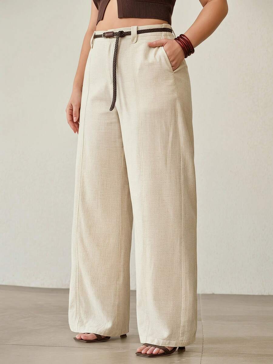 Calça Plus Size com 70% viscose e 30% linho