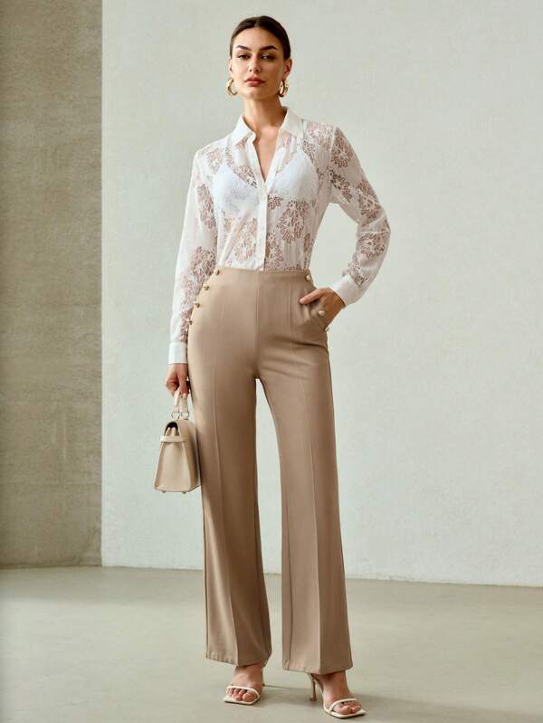 Calça Social Feminina Flaré com Botões Metálicos - Alfaiataria Premium Aplicações - Boutique do Encanto Calças