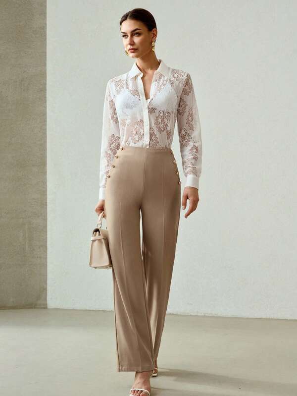 Calça Social Feminina Flaré com Botões Metálicos - Alfaiataria Premium Aplicações - Boutique do Encanto Calças