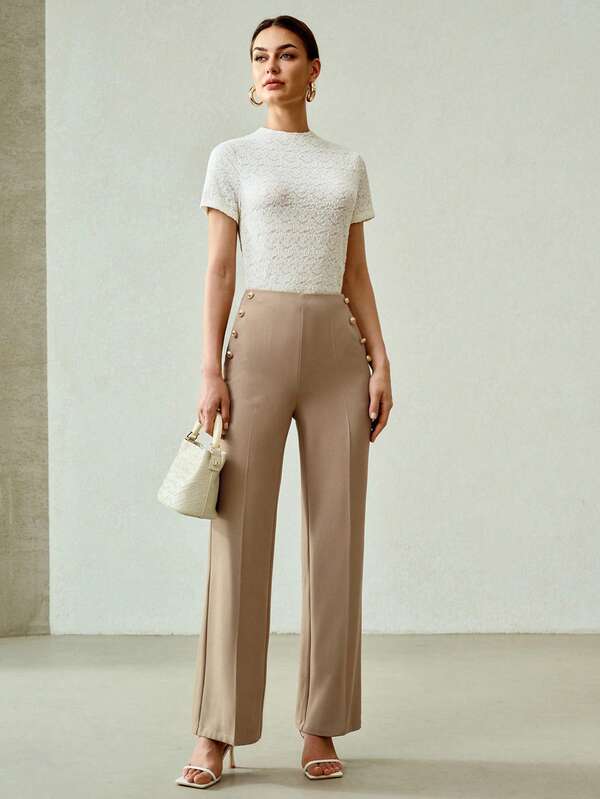 Calça Social Feminina Flaré com Botões Metálicos - Alfaiataria Premium Aplicações - Boutique do Encanto Calças