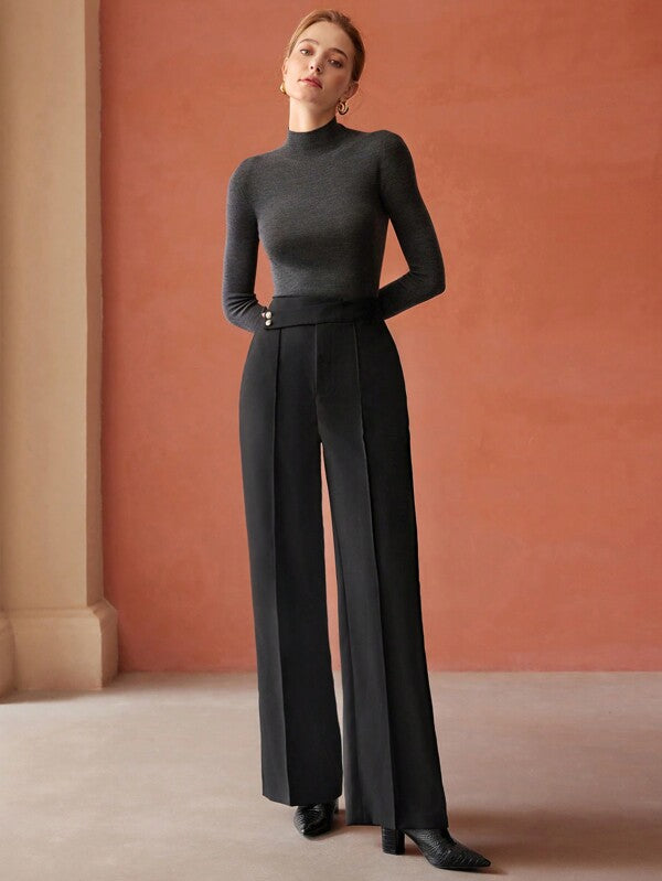 Calça de Alfaiataria Feminina Perna Reta com Vinco Cor Preto Detalhe Botão na Cintura - Cintura Natural - Outono Elegante - Boutique do Encanto Calças 