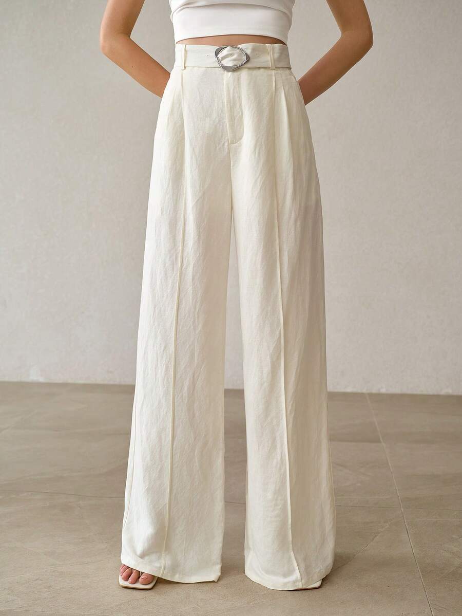 Calça feminina ampla com 55% linho e 45% viscose