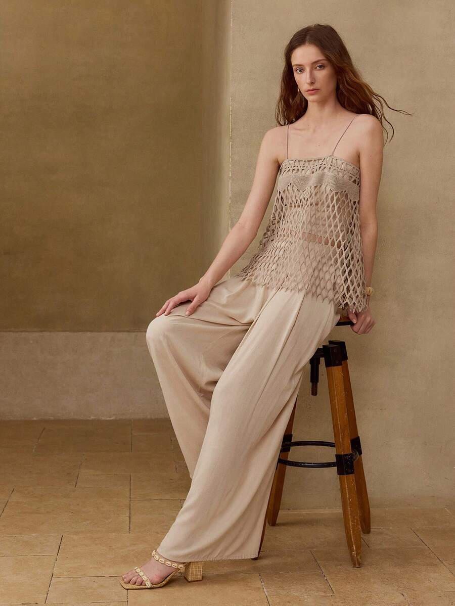 Conjunto feminino bege com top vazado e calça pantalona – Boutique do Encanto