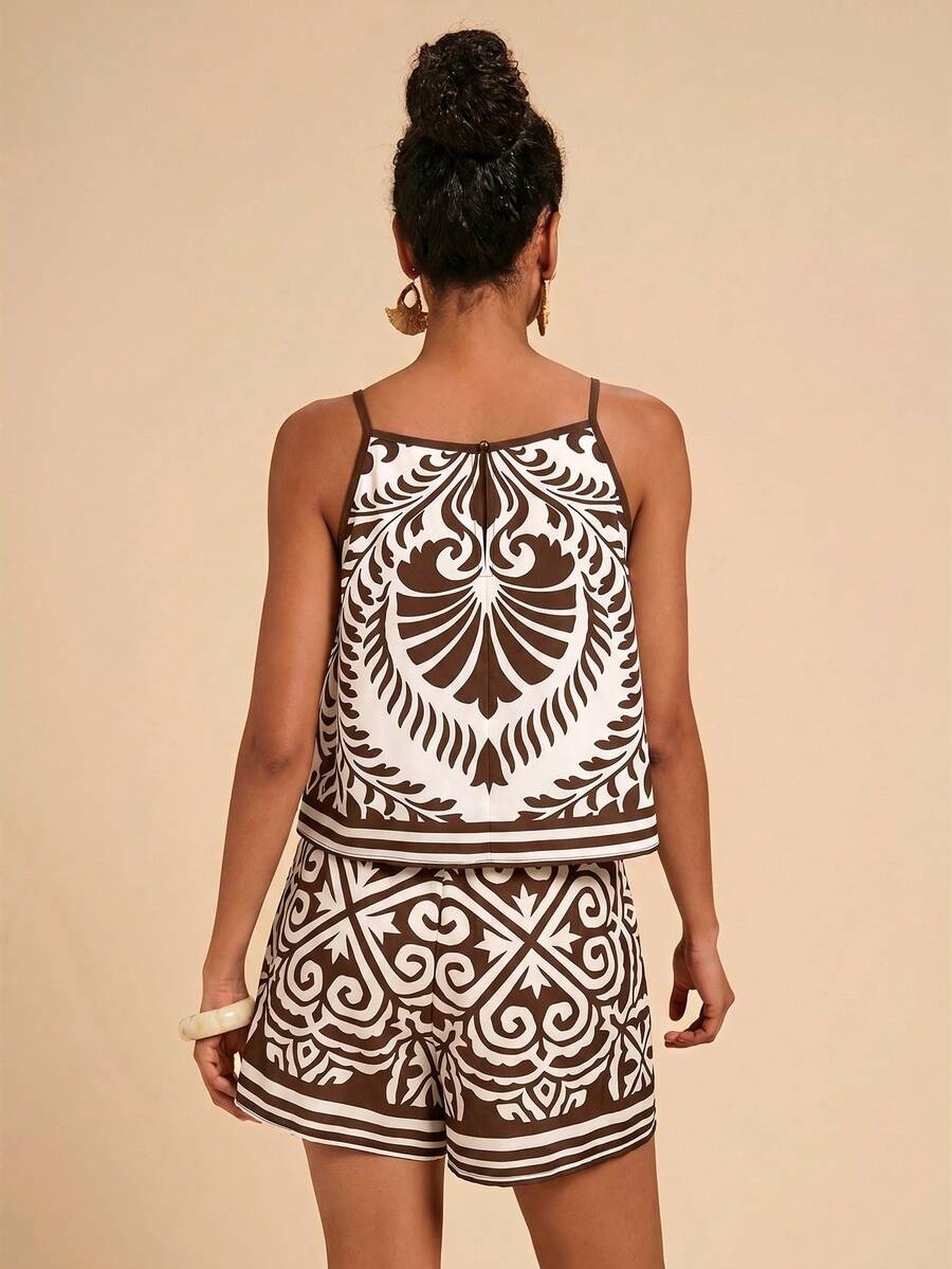 Conjunto feminino marrom com estampa ornamental e regata