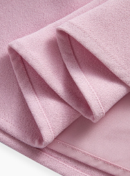 Detalhe Barra  e recortes estruturados do vestido midi Rosa Nevoa 