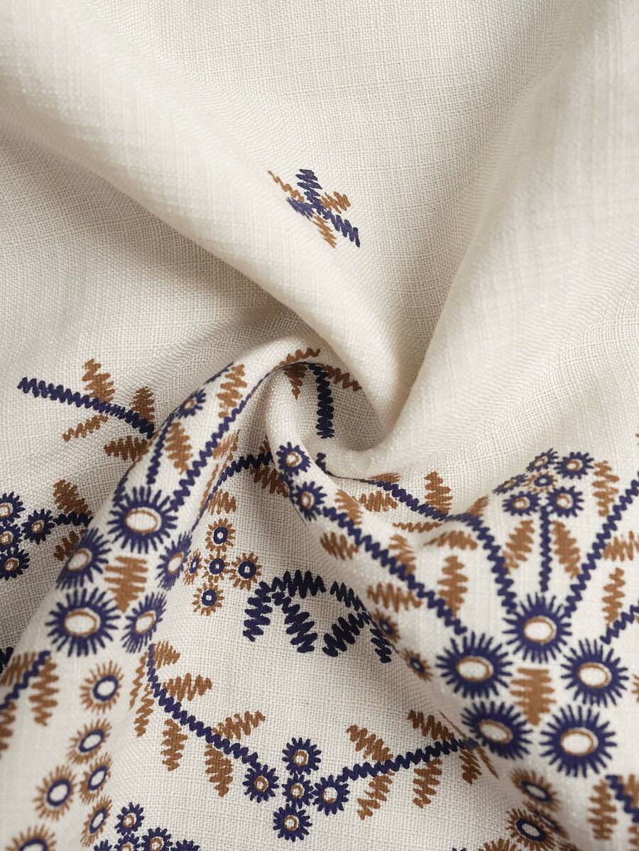 Detalhe do bordado floral do conjunto feminino bege – Essenciais Urbanos