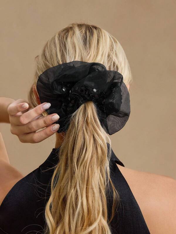 Laço Premium de Cabelo - Scrunchie de Tule Preto com Lantejoulas Bordadas - Coleção Glam - Boutique do Encanto 