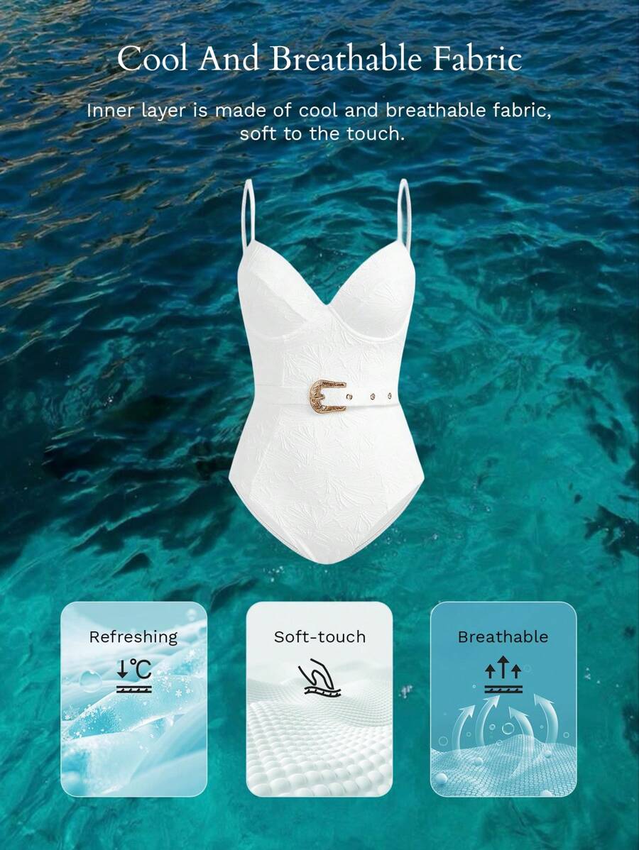 Maiô feminino Branco coleção Verão 2027 com visual elegante e refinado
