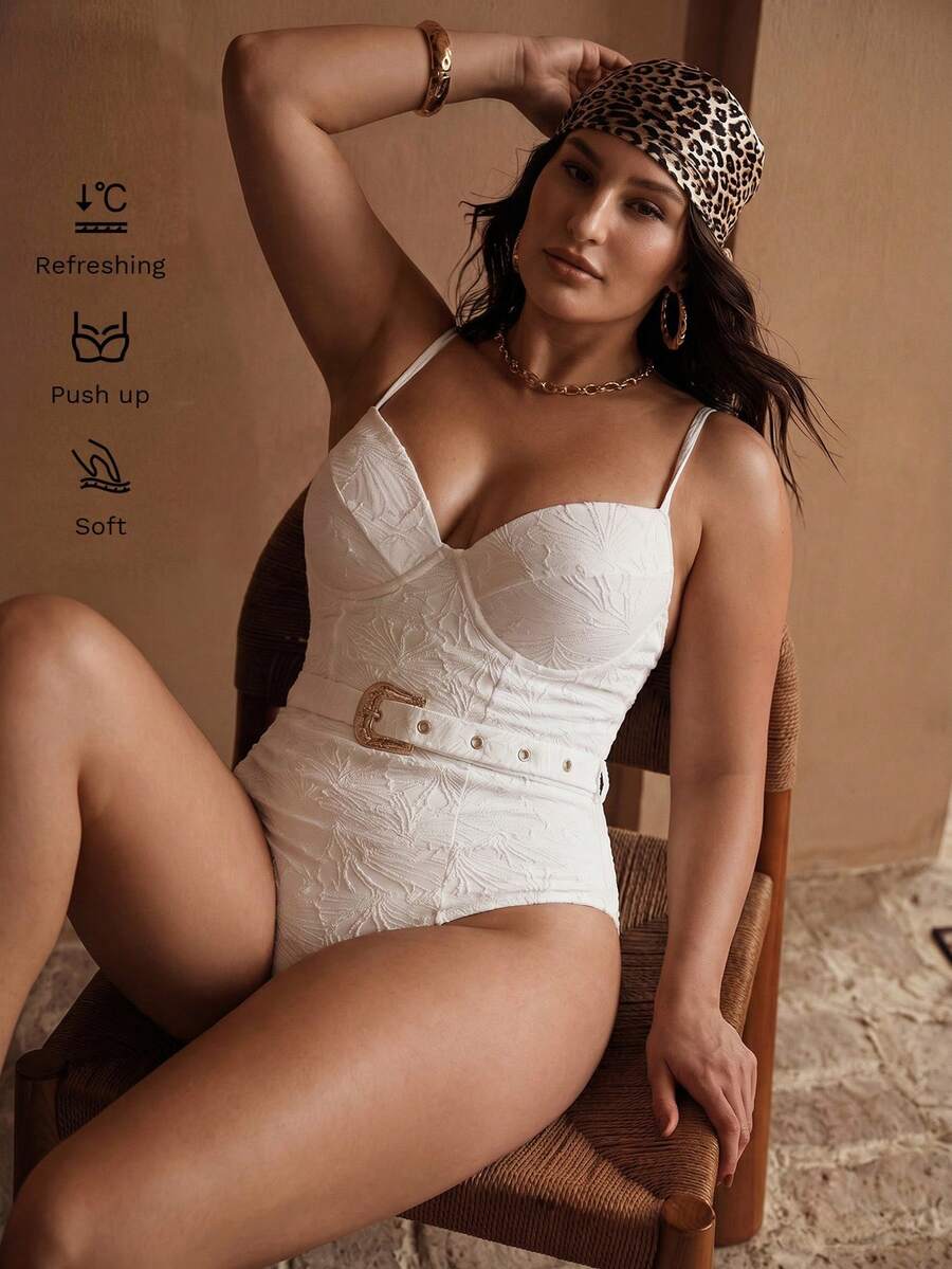 Maiô feminino Branco plus size com cinto e modelagem elegante Plus Size 