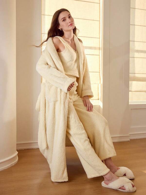 Roupão Feminino Longo Plush com Gola Xale Cor Damasco - Toque Macio - Íntimos & Conforto Boutique do Encanto