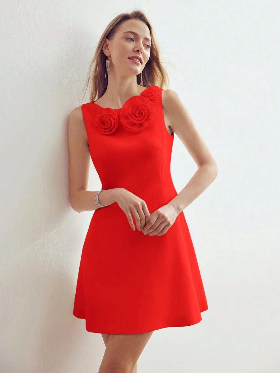 Vestido curto feminino vermelho com flores tridimensionais no decote