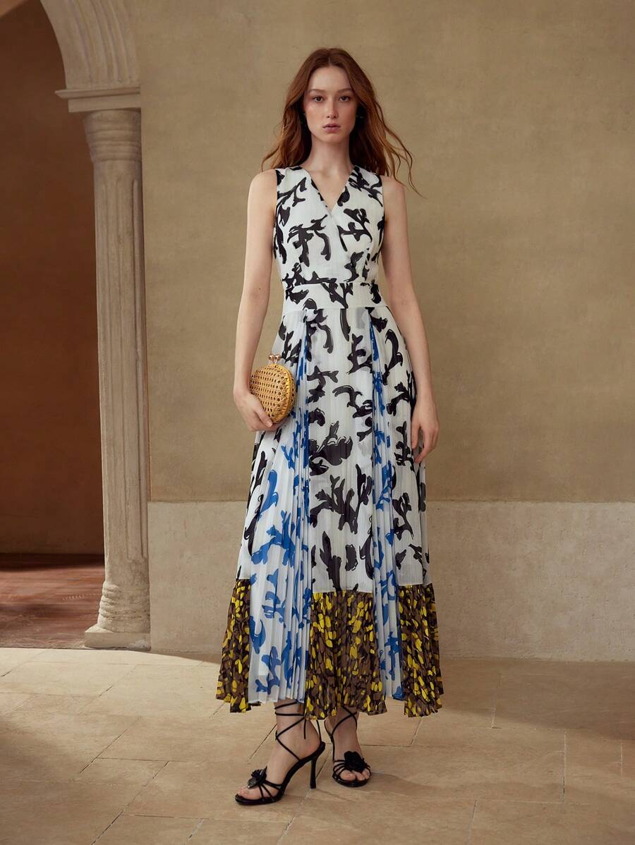 Vestido feminino sem mangas com estampa floral e saia esvoaçante