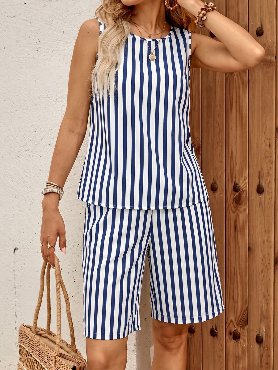 Conjunto Casual Feminino - Regata e Shorts Listrados