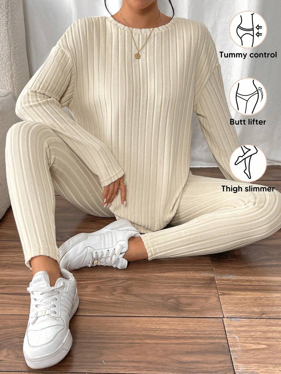conjunto feminino canelado offwhite 2 peças manga longa e calça