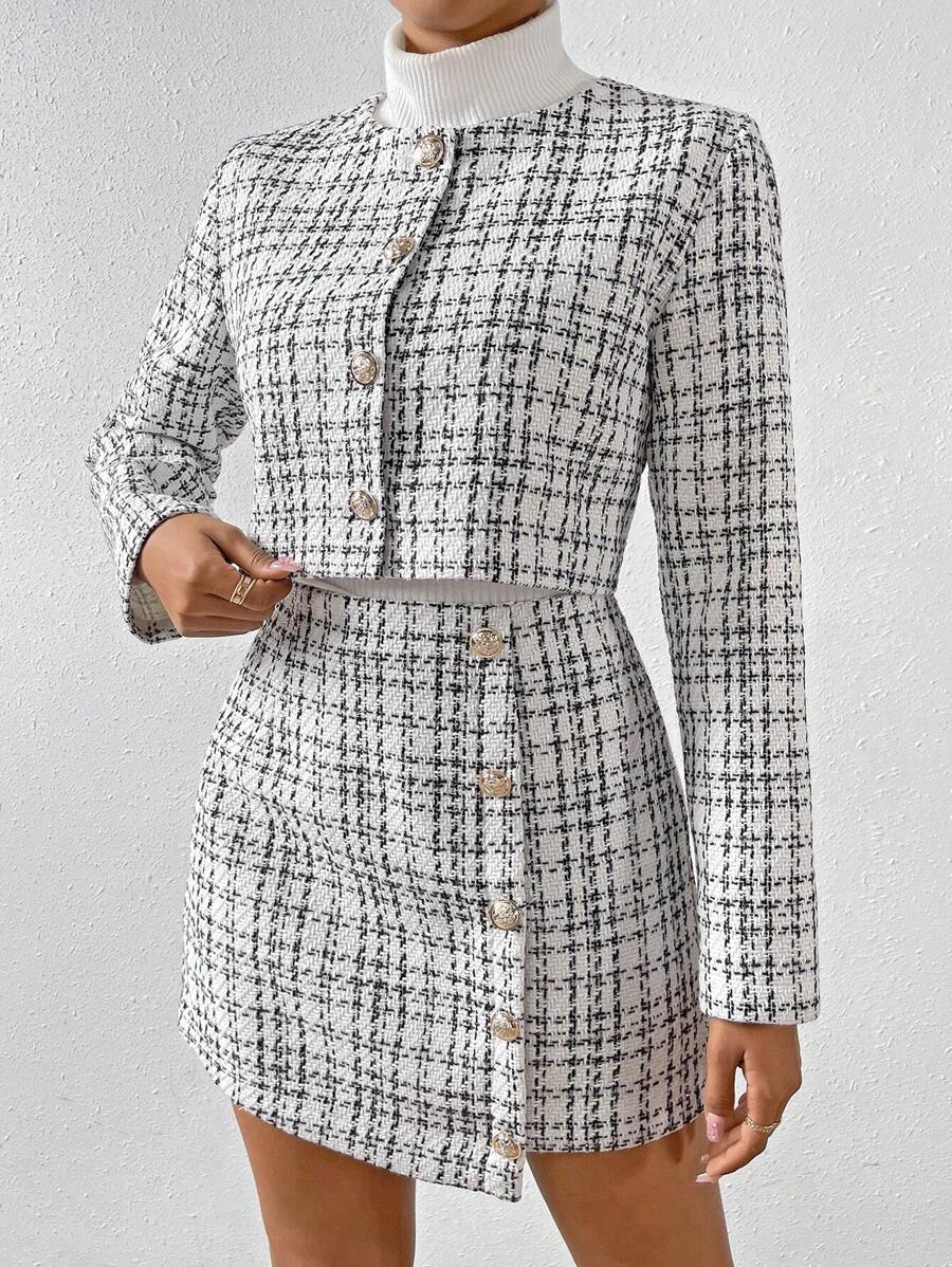 conjunto feminino chic em tweed com jaqueta e saia ajustada